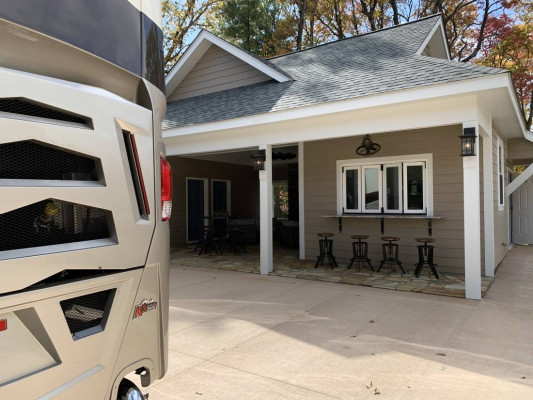 Motorcoach with Cottage